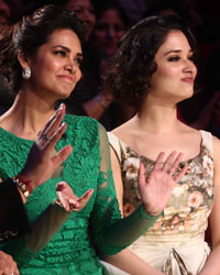 Navjot Singh Sidhu, Esha Gupta and Tammannah Bhatia