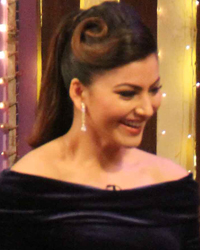 Urvashi Rautela and Sunil Grover