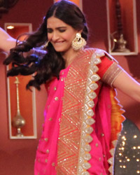 Promotion of 'Khoobsurat' on the sets of Comedy Nights With Kapil