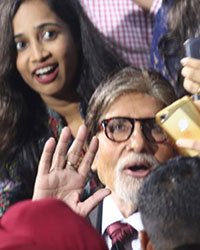 Amitabh Bachchan with fans