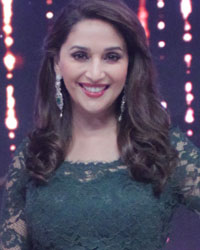 Madhuri Dixit with Nickelodeon toons Motu Patlu