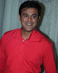 Sumeet Raghvan On the sets of 'Badi Door Se Aaye Hai'