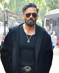 Suneil Shetty on the sets of Dance Deewane Bollywood Theme Episode Shoot