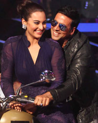 Sonakshi Sinha and Akhsay Kumar