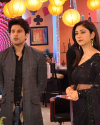 Rajeev Khandelwal and  Disha Parmar