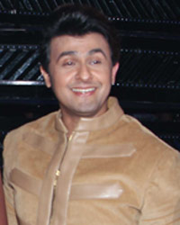 Farah Khan, Sonakshi Sinha, Anu Malik, Sonu nigam and Vishal Dadlani