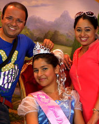 Mandar ChandwadkarNidhi Bhanushali and Sonalika Joshi