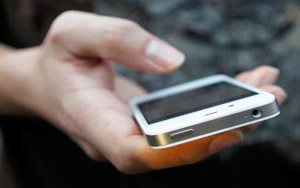 Larger, high-intensity displays projected for Apple`s next iPhone in 2014