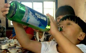 China's 2-yr-old 'Little Winebibber' is world's youngest boozer