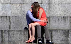 Teenage girls 'dumb down' for boys: Study