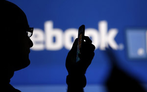 Facebook fibs can lead to paranoia, memory problems