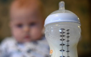 Buying human breast milk online poses serious health risk for babies