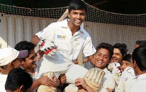 15-year-old Mumbai School Cricketer Pranav Scores a Record 1,009