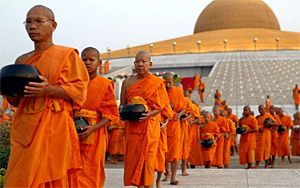 Diamond Thief Becomes Monk to 'Redeem Karma'
