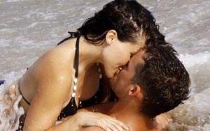Here's why we kiss with our eyes closed