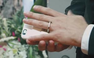 Man Marries His Smartphone at Las Vegas Chapel