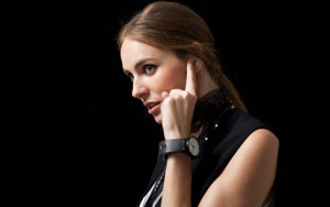 This New Smart Strap Turns Your Finger Into A Phone
