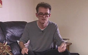 English Engineer Performs Surgery on Himself After Being Put on Waiting List
