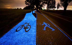 Polish City Unveils Beautiful Glow-in-the-Dark Bicycle Path