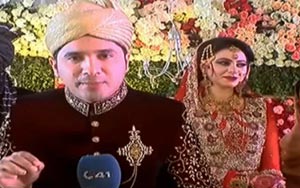 Bizarre! Pakistani Journalist Covers His Own Wedding Ceremony