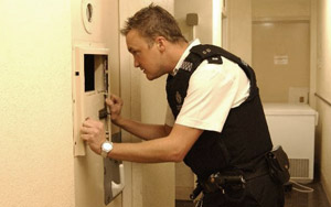 Gangster doesn't poop for three weeks after 'Swallowing Drugs', cops on #PooWatch