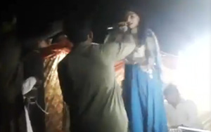 Pregnant Pakistani singer shot dead for refusing to stand while singing