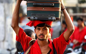 Kerala Coolie Clears Civil Service Exam Using Free WiFi