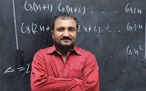 'Super 30' coach Anand Kumar accused of giving false data and deceiving students 