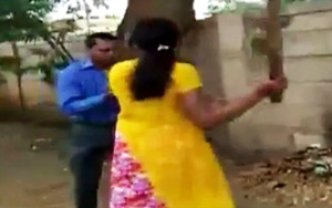 Real #MeToo - Woman beats Bank Manager over '$-e-x For Loan' demand