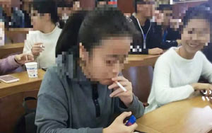 Course on Tobacco Allows Students to Smoke in Class to Better Understand the Subject