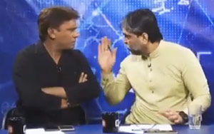 Viral -  Pakistan Leader Attacks Journalist During Live TV Debate