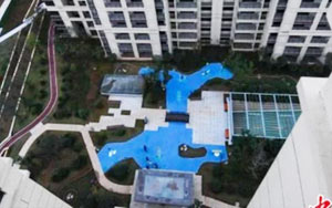 Property Developer Promises Homebuyers 'Park Views', Delivers 'Plastic Lake' Instead