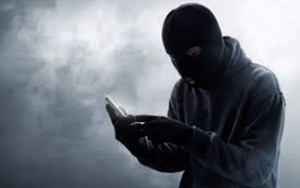 Thief Returns Stolen Smartphone To Owner After He Fails To Operate It