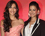 The Sexy Siblings - Rhea & Sonam Kapoor