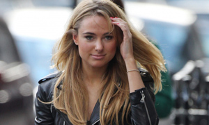 Kimberley Garner FLASHES!