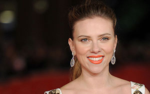 Scarlett Johansson is pregnant!