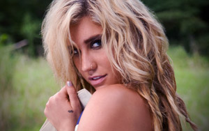 Ke$ha Drops Dollar Sign!