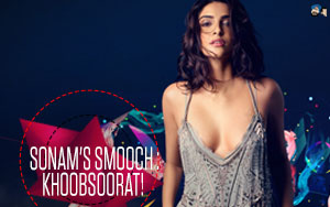 Sonam's Smooch : Khoobsoorat! 