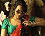 Sonakshi Turns Desi