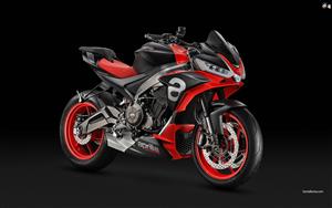 Aprilia Tuono 660 superbike