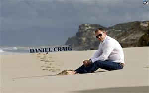 Daniel Craig