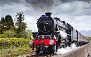 Mesmerising view of the Jacobite steam train