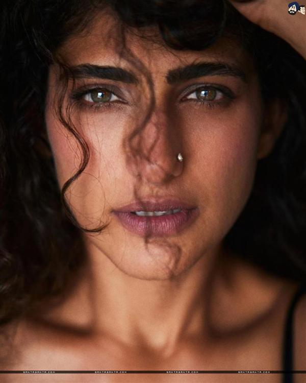 Kubbra Sait