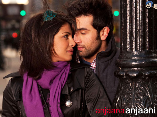  Anjaana Anjaani