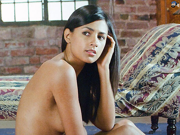 She Dares To Bare!