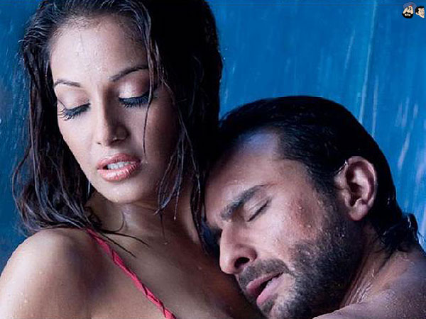 Saif and Bipasha in Race
