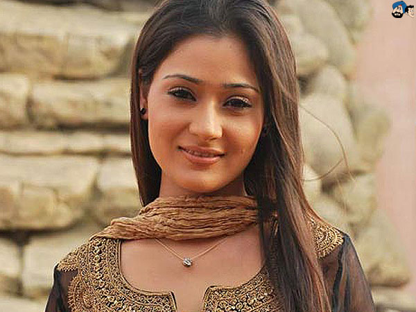 Sara Khan