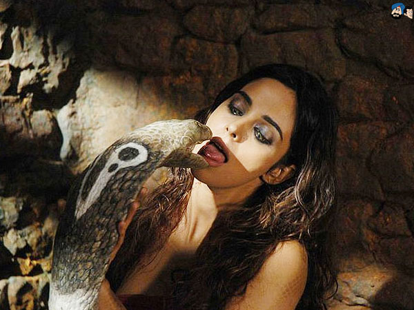 Mallika's Sexy Crooning