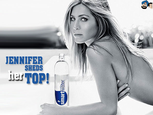 Jennifer Sheds Her Top !