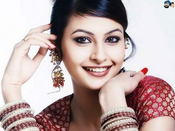 Bollywood, Here Comes Pavitra!